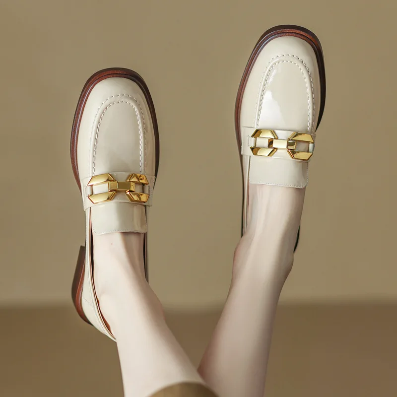 Японская корейская мода, металлическая пряжка, круглый носок, низкие каблуки, Полностью кожаные сандалии из воловьей кожи, Лоферы, Женская обувь Изображение 0
